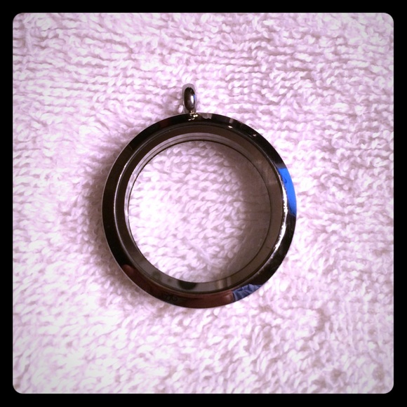 Origami owl large living locket