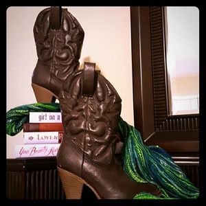 LAST CALL! Going to Consignment Brown Boots
