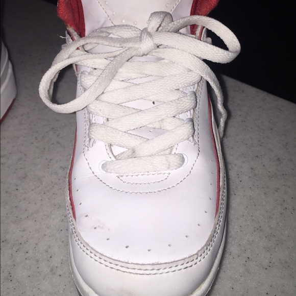 Air Jordan's 2 - Picture 2 of 4