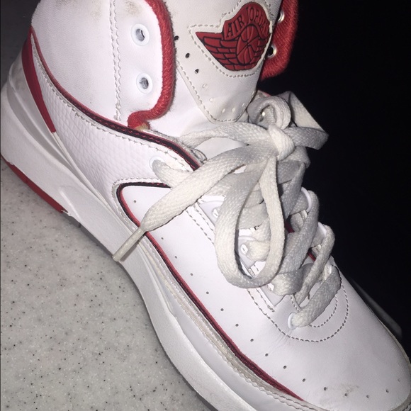 Air Jordan's 2 - Picture 3 of 4