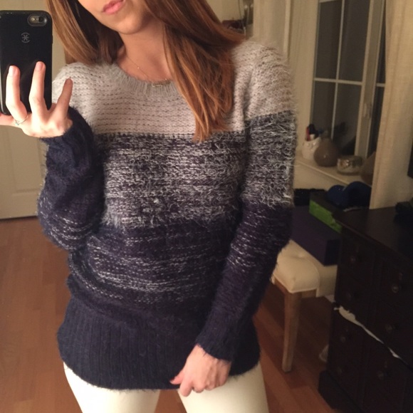 •SALE• Fuzzy grey and navy knit sweater - Picture 1 of 4