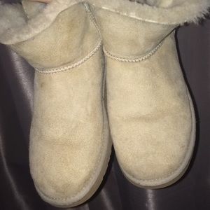 tan short button ugg boots