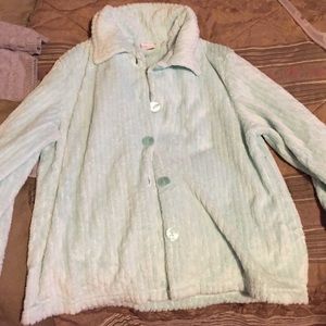 Sherpa sweater realist color very comfy