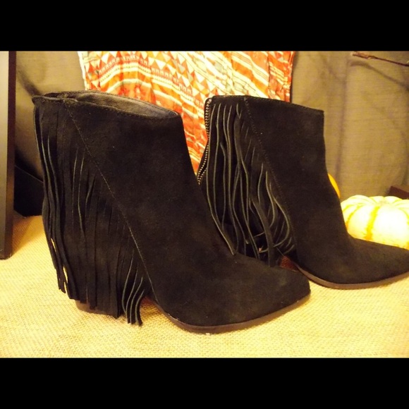 ‼️Final Sale‼️ NWOT Steve Madden COUNTRYY booties