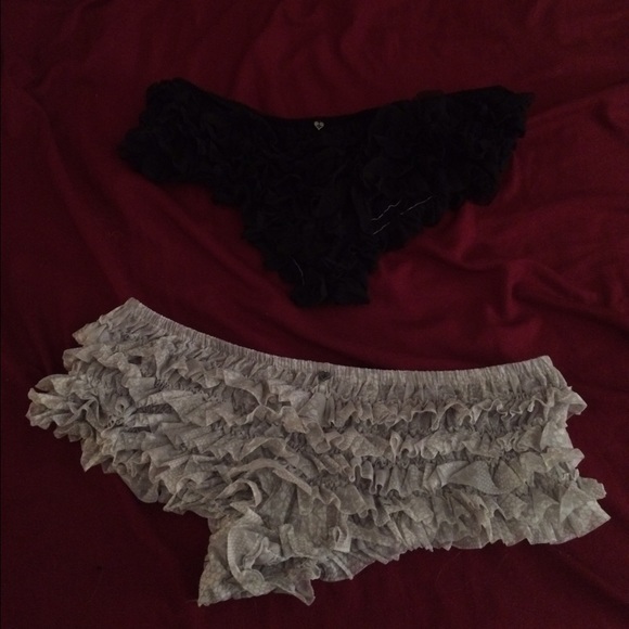 Stretchy ruffle panties bundle