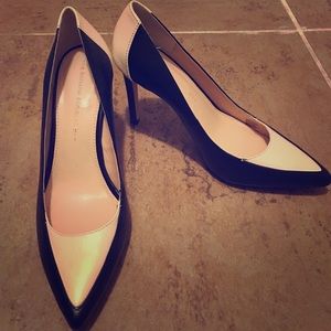 Tatum pumps