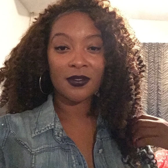 Meet your Posher, Latasha