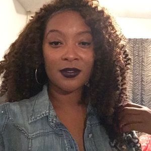 Meet your Posher, Latasha