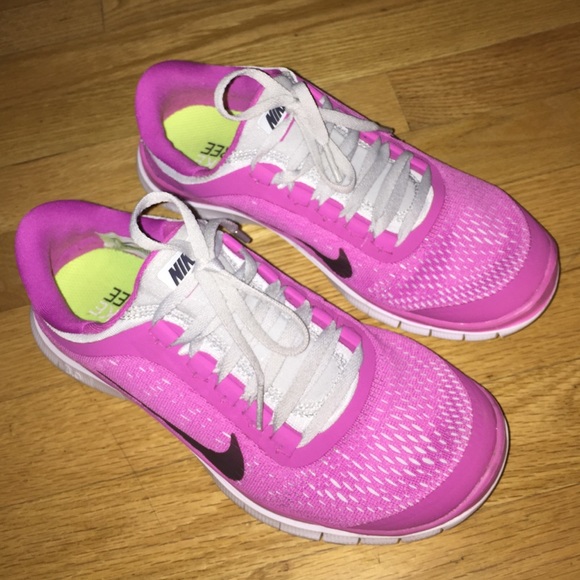 Nike pink running sneaks