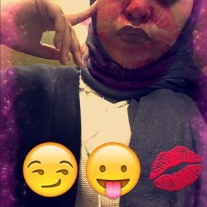 Meet your Posher, Dana