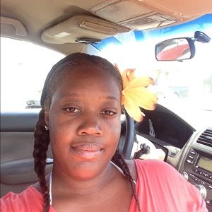Meet your Posher, Brittney