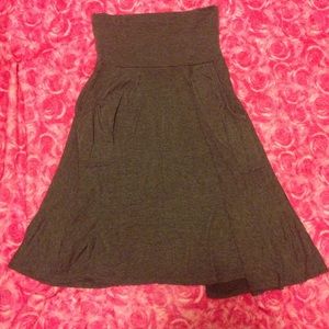 gray skirt with pockets