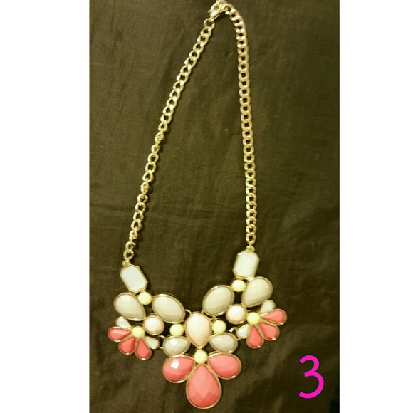 💜Beautiful statement necklace NWOT - Picture 2 of 4