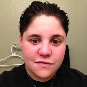 Meet your Posher, Linette