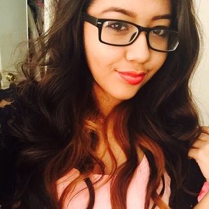 Meet your Posher, Esmeralda