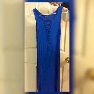 Maxi dress, cutout design in front