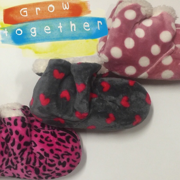 YOU WILL ♥️ THESE SLIPPERS! - Picture 2 of 3