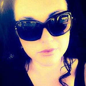 Meet your Posher, Janelle