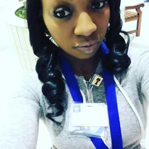 Meet your Posher, Dominique