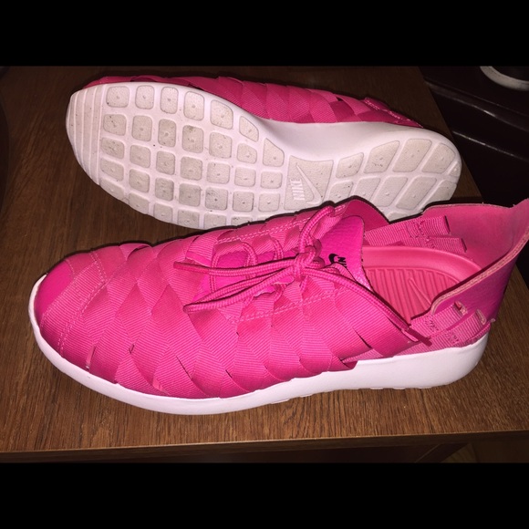 Roshe run / tech fleece cape