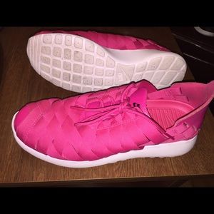 Roshe run / tech fleece cape