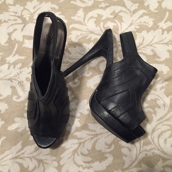 👣 Black Heels 👣