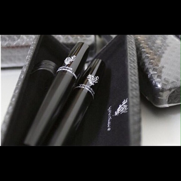 NIB Younique 3D fiber mascara