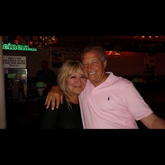 Meet your Posher, Gloria - Picture 1 of 1