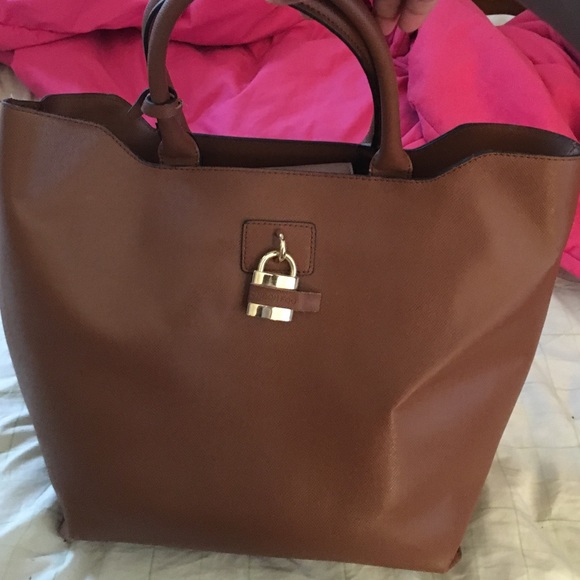 Cute tote to rock at the office.