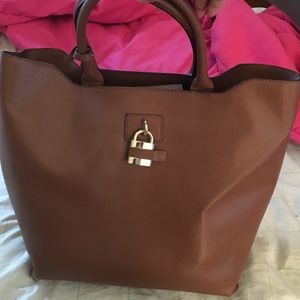 Cute tote to rock at the office.