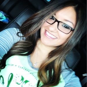 Meet your Posher, Danielle