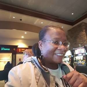 Meet your Posher, Cynthia