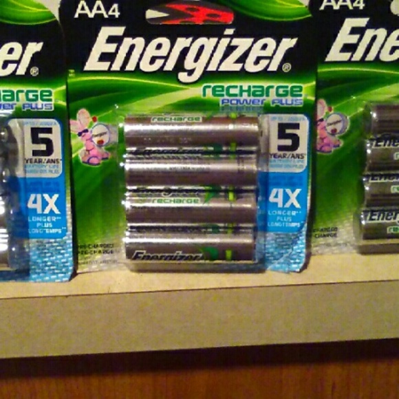 AA Energizer rechargeable batteries 12pc - Picture 1 of 1