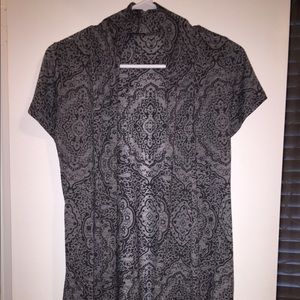 Long open shirt/sweater.