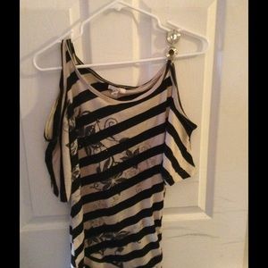 Short sleeve shirt