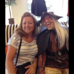 Meet your Posher, Sandi