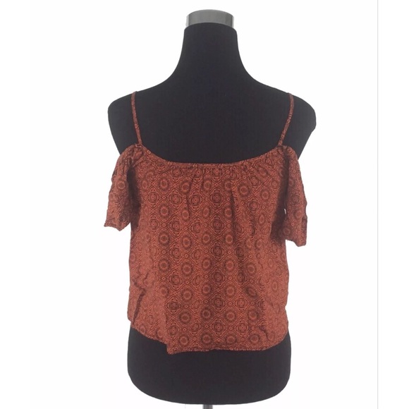 SOLD 🌻 Boutique Boho Cold Shoulder Top - Picture 4 of 4