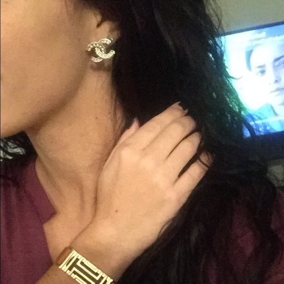 Chanel Earrings 😍 - Picture 3 of 3