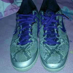 Kobes size 7 in boys