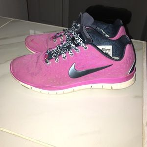 Nike frees SALE