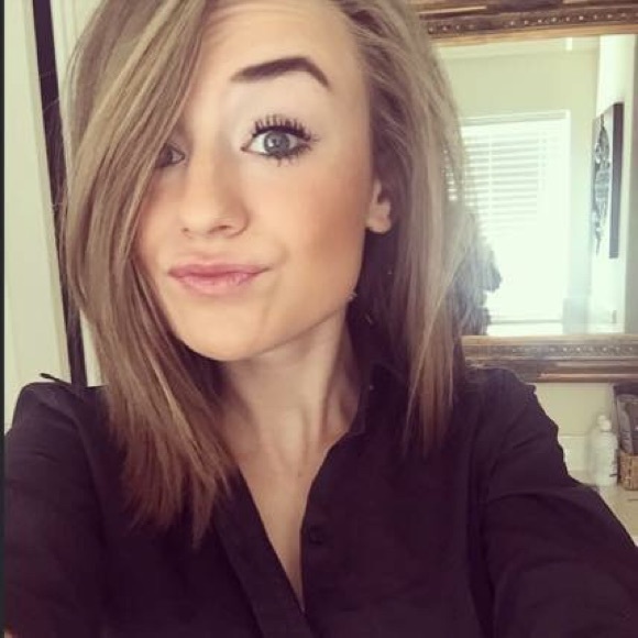 Meet your Posher, Madalyn - Picture 1 of 1