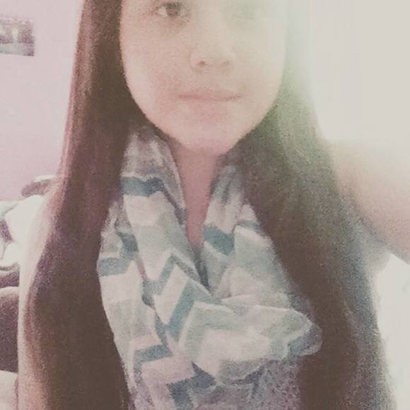 Meet your Posher, Alejandra - Picture 1 of 1