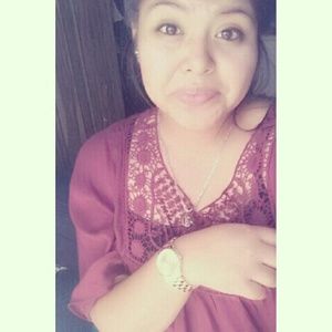 Meet your Posher, Yesenia