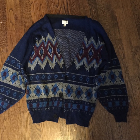 URBAN OUTFITTERS SWEATER