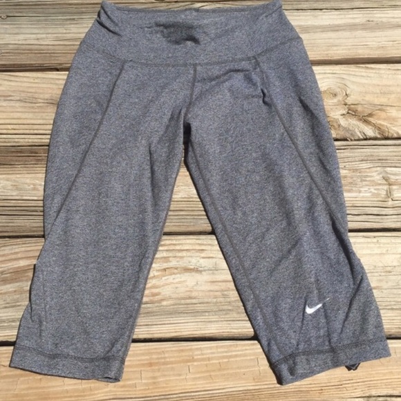 Nike cropped leggings size SMALL