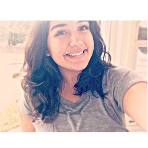 Meet your Posher, Kendra