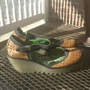 SORRY DECIDED TO KEEP Fly London Sandals Sz 39 (8)