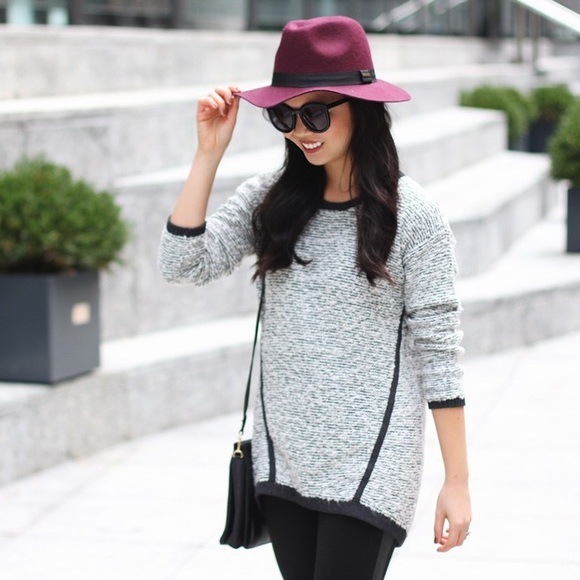 Lou & Grey Sweaters - PRICE DROP‼️ Black and Grey Sweater Lou & Grey Sweaters - PRICE DROP‼️ Black and Grey Sweater