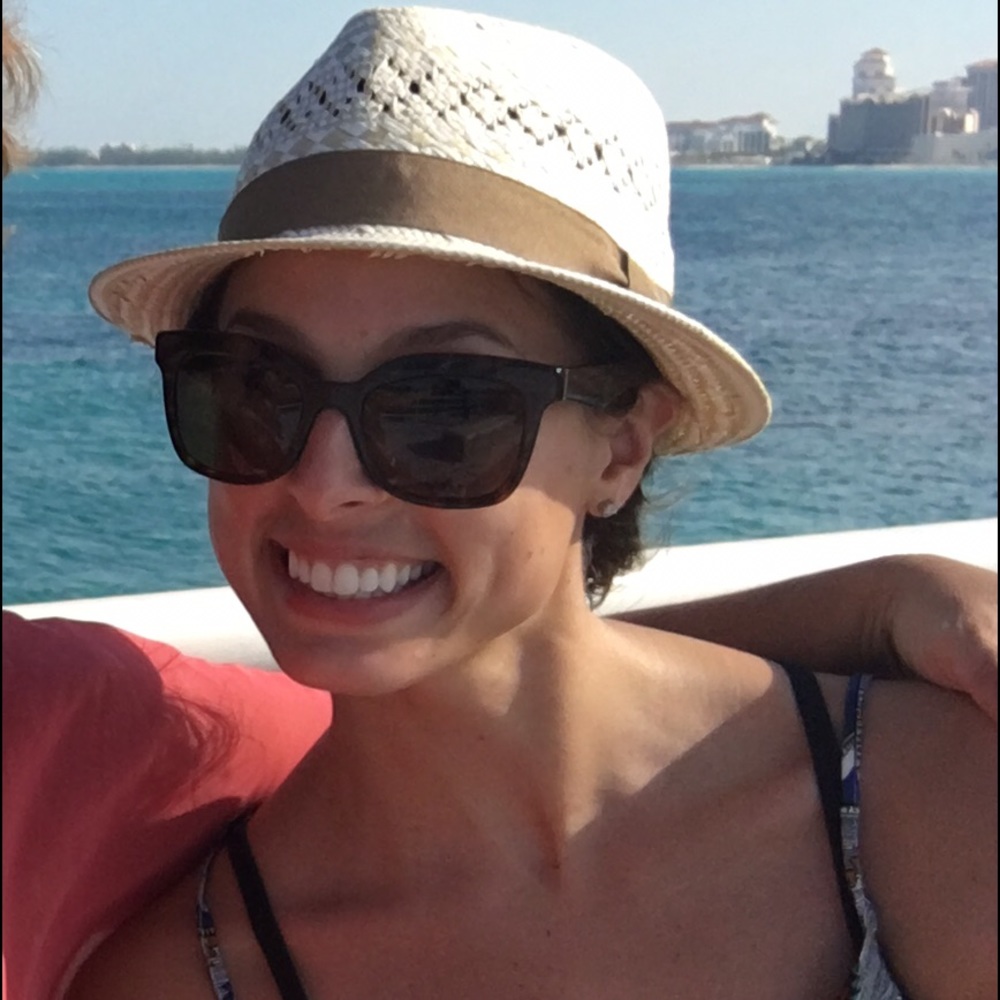 Meet your Posher, Carissa