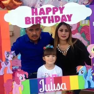 Meet your Posher, Sandra